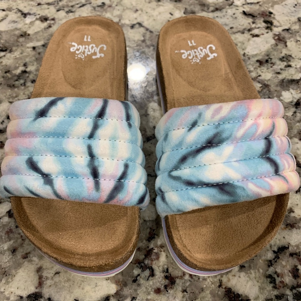 NWOT Little Girl Justice Rainbow Flipflops